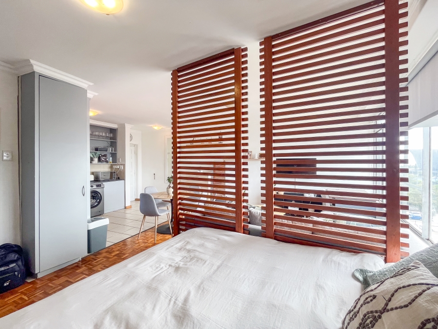 To Let 1 Bedroom Property for Rent in Green Point Western Cape